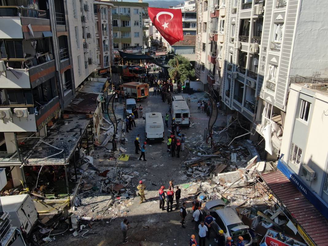İzmir’deki faciada kahreden detaylar: Kimi kendine ayakkabı bakıyordu kimi pazara gidiyordu 41